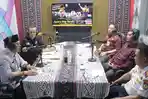 Pj-Bupati-Jepara-Edy-Supriyanta-saat-mengisi-dialog-di-Radio-Kartini-Selasa-24102023.jpg
