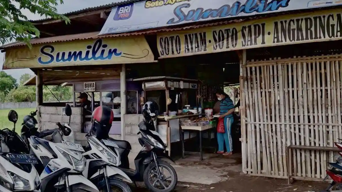 Menjelajahi Dua Warung Soto di Gamping: Lor Bale dan Sumilir
