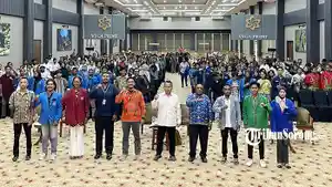 20251029_foto-bersama-seminar-sumpah-pemuda-di-disporaparekraf.jpg