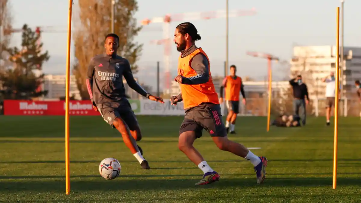 Incaran Juventus - Tak Mudah Dapatkan Isco, Juventus Bersaing dengan Arsenal dan Everton