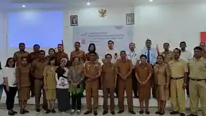 foto-bersama-usai-pembukaan-forum-koordinasi-percepatan-penurunan-stunting.jpg