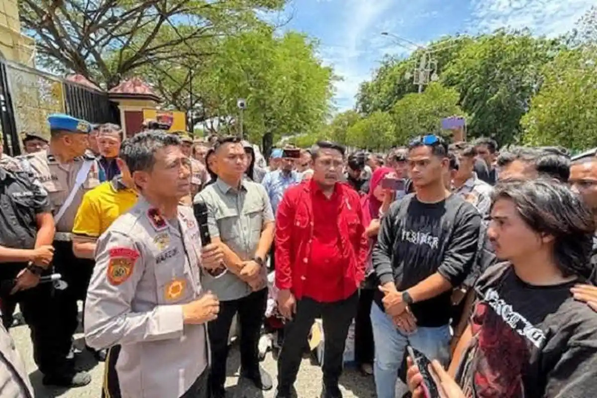Kapolda Aceh Temui Pendemo: Terima Kasih Sudah Sampaikan Aspirasi dengan Tertib