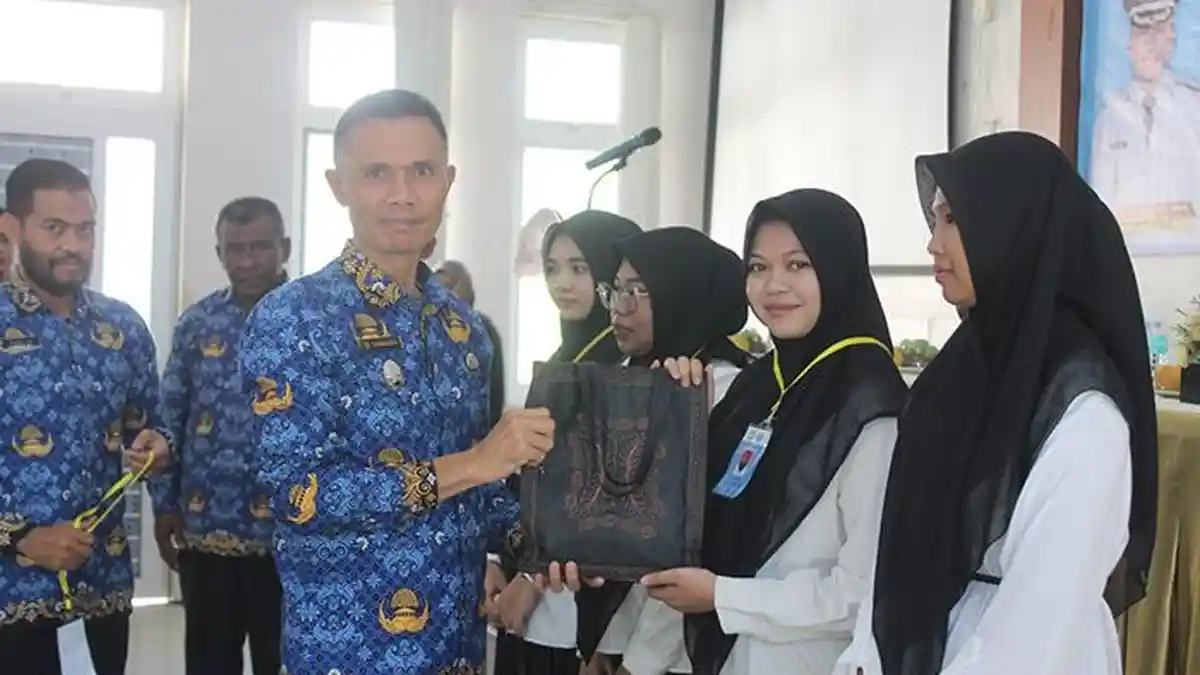 64 Perempuan di Abdya Dilatih Menjahit Pakaian, Ini Pesan Wabup Zaman Akli 