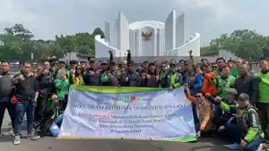 Driver-ojol-dari-berbagai-komunitas-di-Bandung-Raya-foto-bersama.jpg
