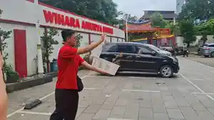 TRADISI-LEPAS-BURUNG-1.jpg