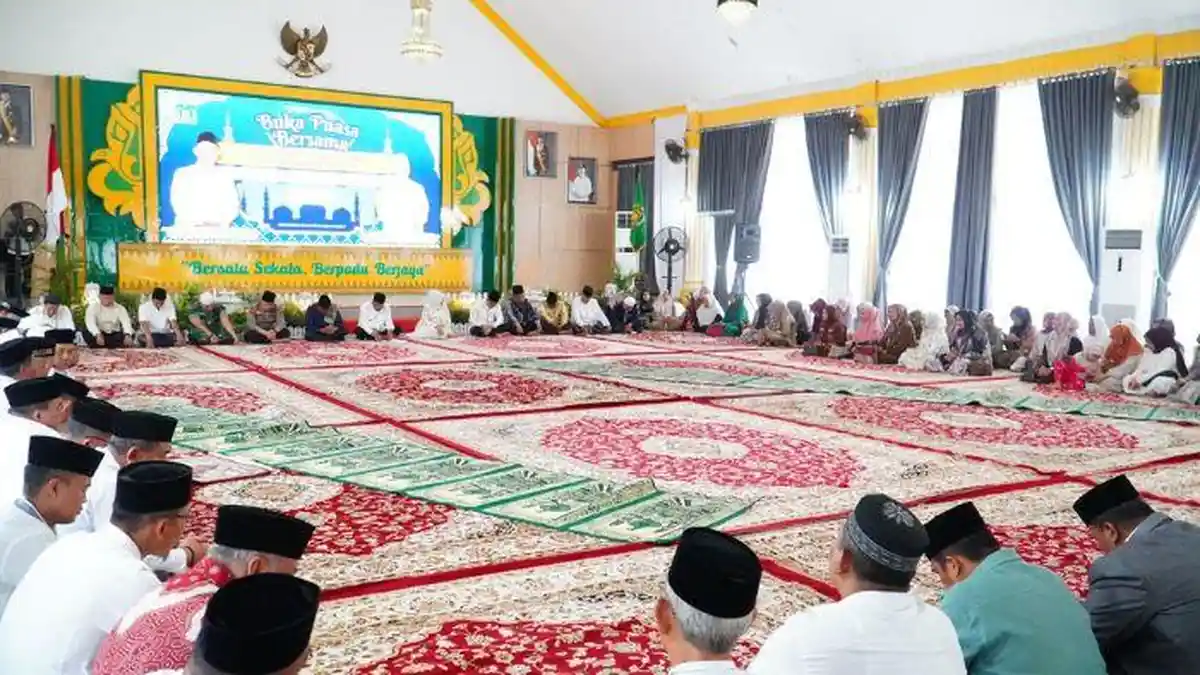 Bupati Langkat Syah Afandin Berbuka Puasa Bersama dan Lepas Tim Safari Ramadhan 1447 H