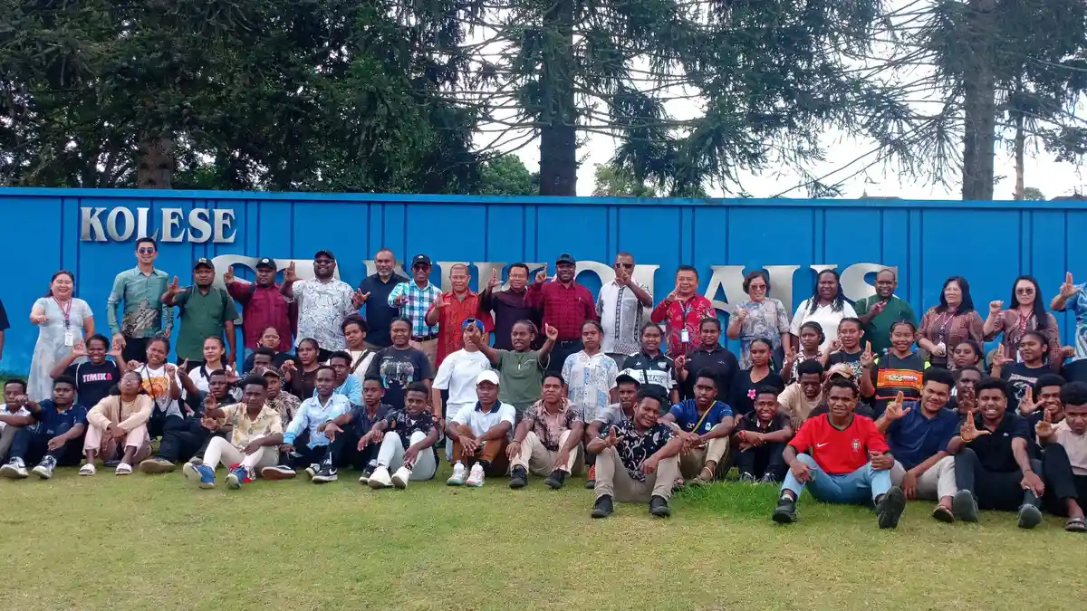 Lima Alumni SMA Lokon Tomohon Akan Melanjutkan Kuliah di Negeri Jiran Malaysia