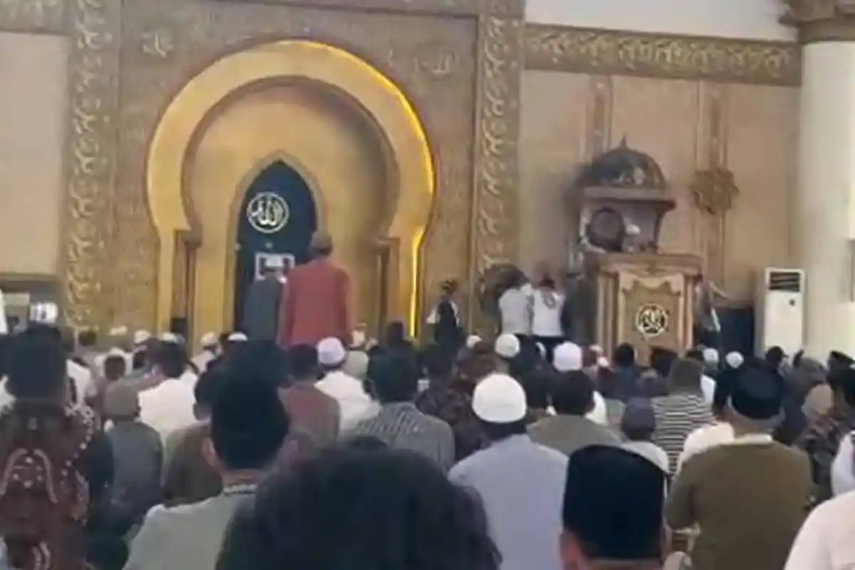 Perempuan Ngamuk dan Naiki Mimbar Khatib Masjid Mujahidin, Jamaah Sebut Kejadian Begitu Cepat