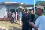 Suasana-duka-terlihat-di-rumah-Pasutri-yang-menjadi-korban-kecelakaan-di-Desa-Tanjung.jpg