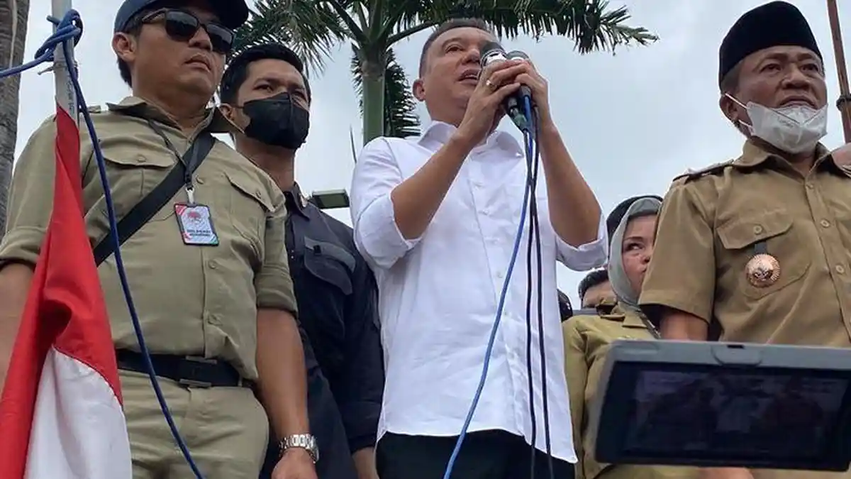Beda Kades dan Lurah - Mulai Tugas, Besaran Gaji hingga Status Kepegawaian