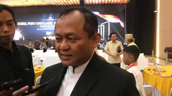Muhammad Sarmuji Tulis Buku 'Kekuasaan yang Menolong', Bahas Relasi Kepentingan Publik di DPR