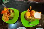 Potret-bancakan-seafood-di-Bageur-Seafood-Kabupaten-Cirebonwe.jpg