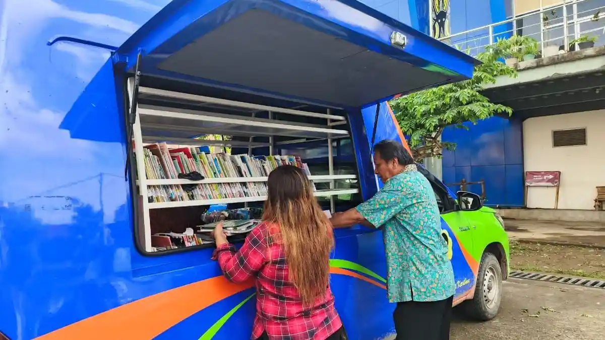 Demi Petugas Perpustakaan Keliling, Bupati Toraja Utara Rela Tak Terima Gaji