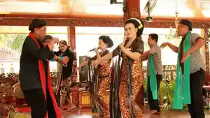 Tari-Tayub-Sumenep.jpg