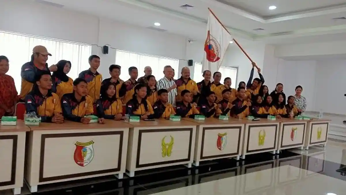 Bupati Sigi Lepas Kontingen POPDA, Atlet Siap Harumkan Nama Daerah di Palu