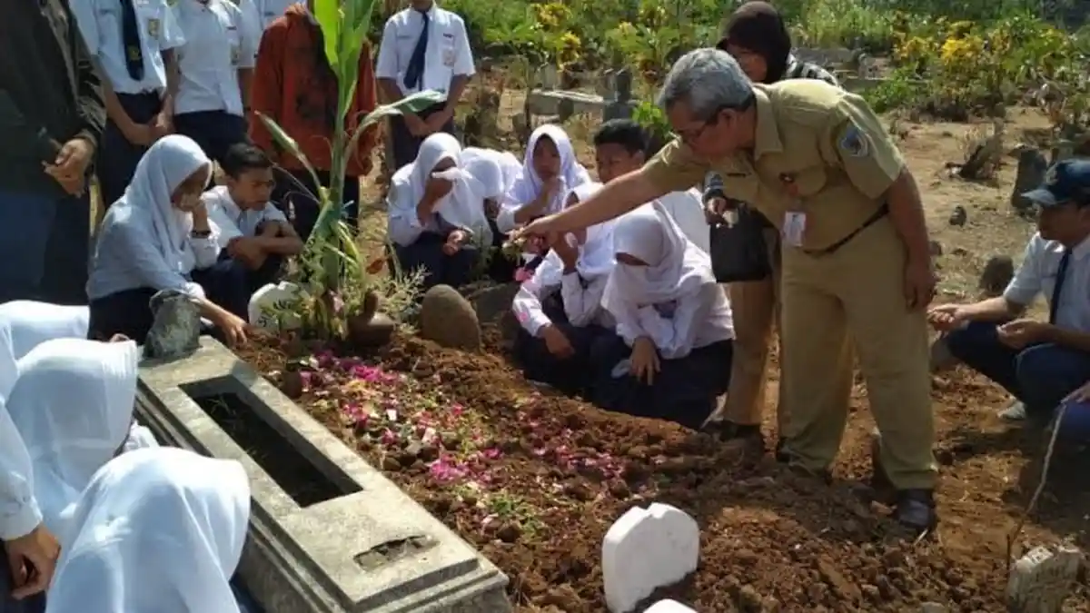 Telinga Berdarah dan Headset Masih Melingkar, Siswi SMP Ini Ditemukan Tewas Misterius