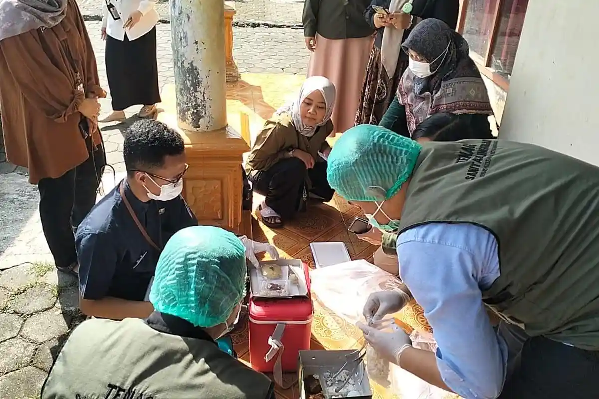 Nuryanti dan Ibunya Lemas Usai Santap Nasi Kotak dari Pengajian, Kepala Ngeliyer