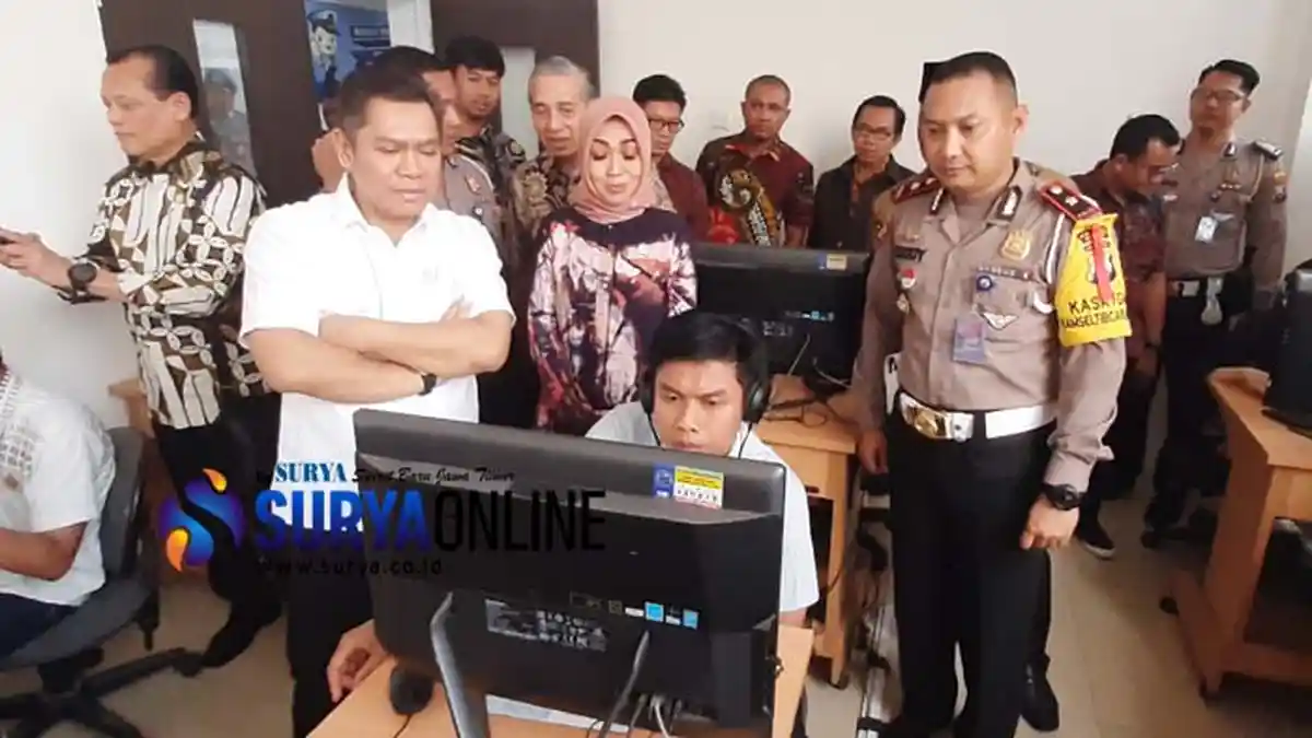 Kunjungi Satpas Colombo Polrestabes Surabaya, Komisi III DPR RI Apresiasi Layanan Pengurusan SIM