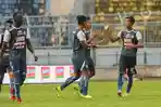 arema-fc-434343.jpg