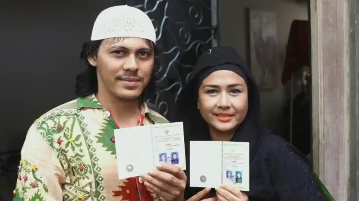 Usai Malam Pertama, Ria Irawan: Jagalah Aku Agar Tak Liar