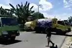 Warga-Balanipa-hadang-truk-sampah.jpg