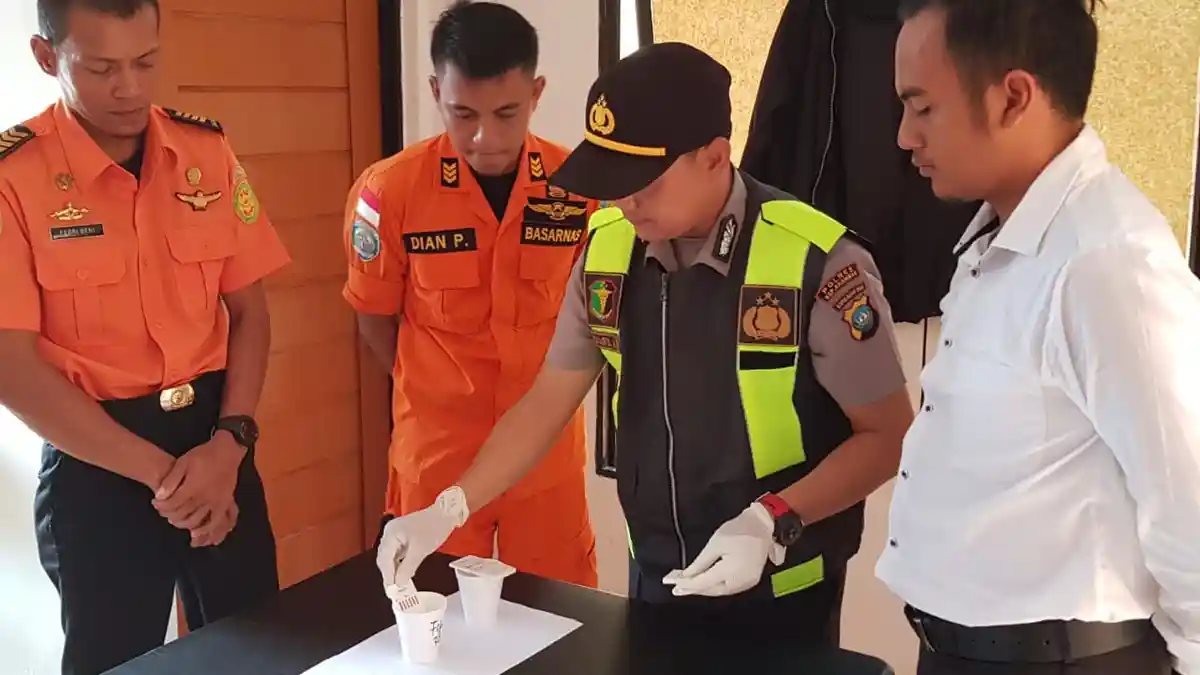 Jalin Kerja Sama, Polres Kepulauan Anambas Periksa Urine 5 Anggota Basarnas