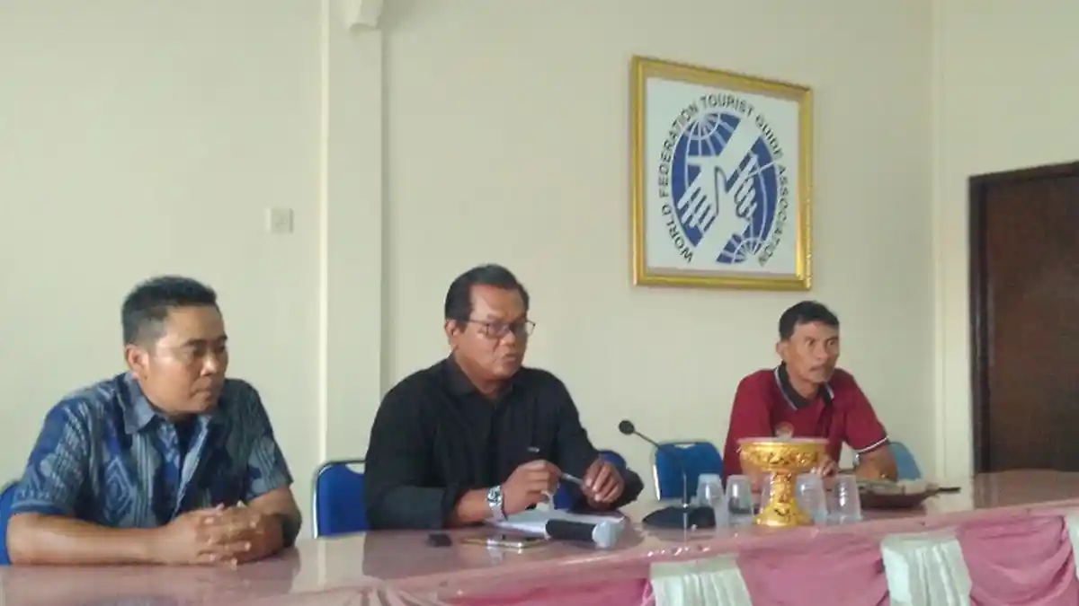 Butuh Tangan Gubernur, Perpanjangan Lisensi Dipersulit Nasib Ribuan Guide di Bali Terancam Bodong