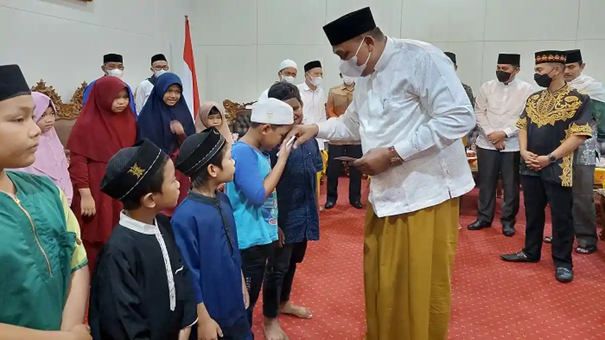 Pemkab Aceh Singkil Santuni Ribuan Anak Yatim, Bupati: jangan Ada yang Terlewat