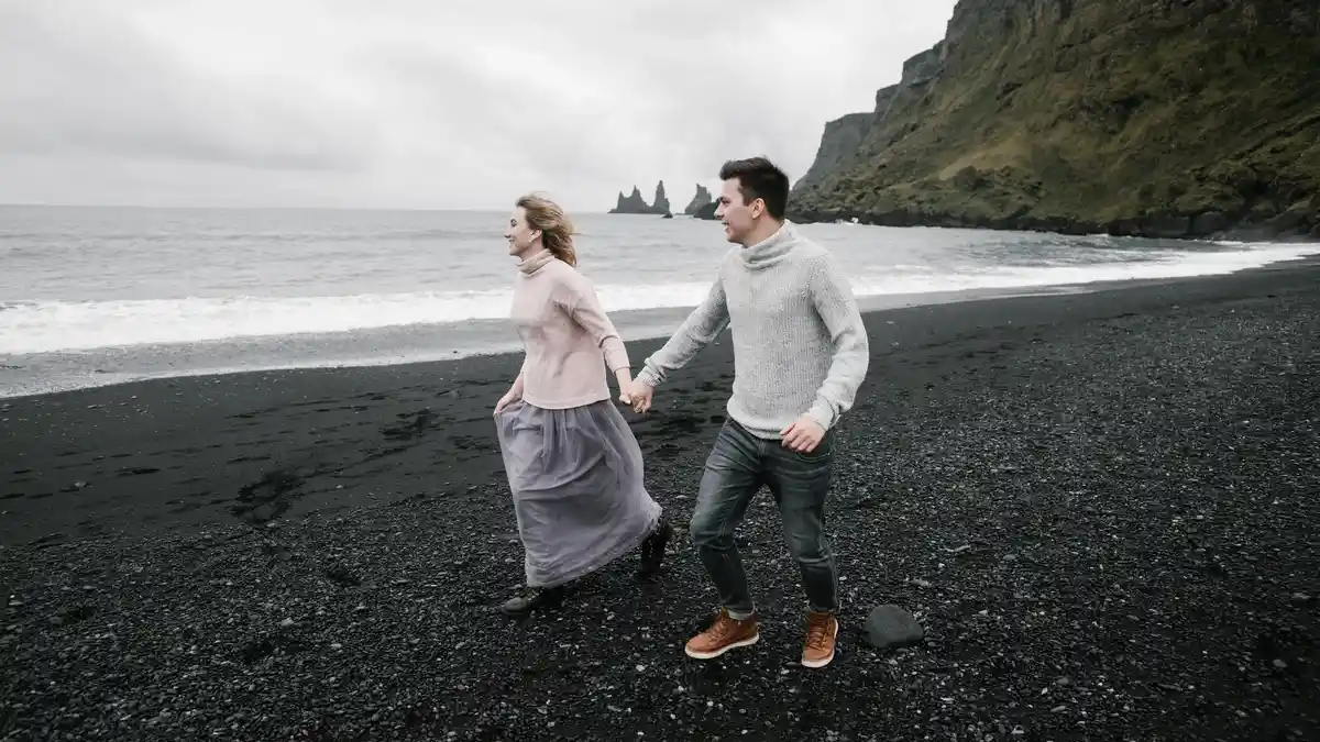 Berkencan Dengan Pasangan yang Zodiaknya Sama, Ini Baik dan Buruk yang Harus Diketahui