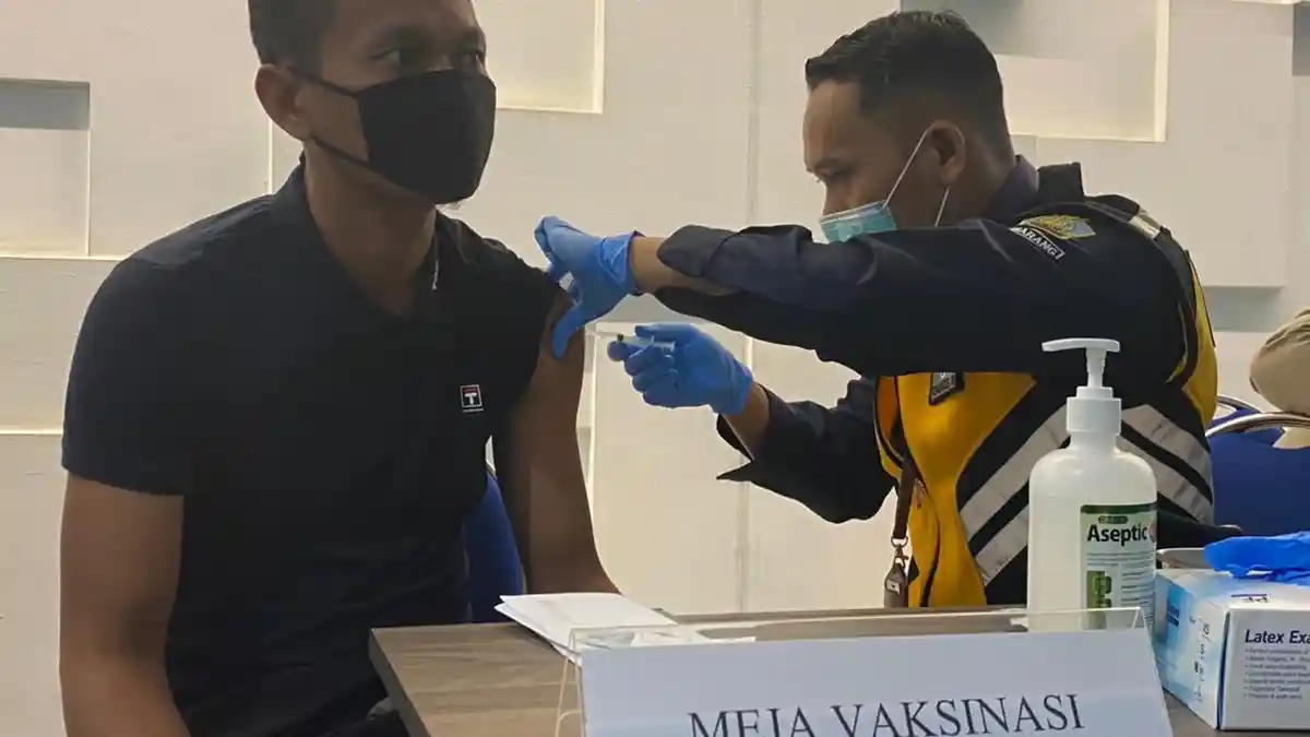 Cara Mendapatkan Vaksin Sinovac Gratis di Bandara Semarang, Kuota 100 Orang Sehari, Mulai Jam 9 Pagi