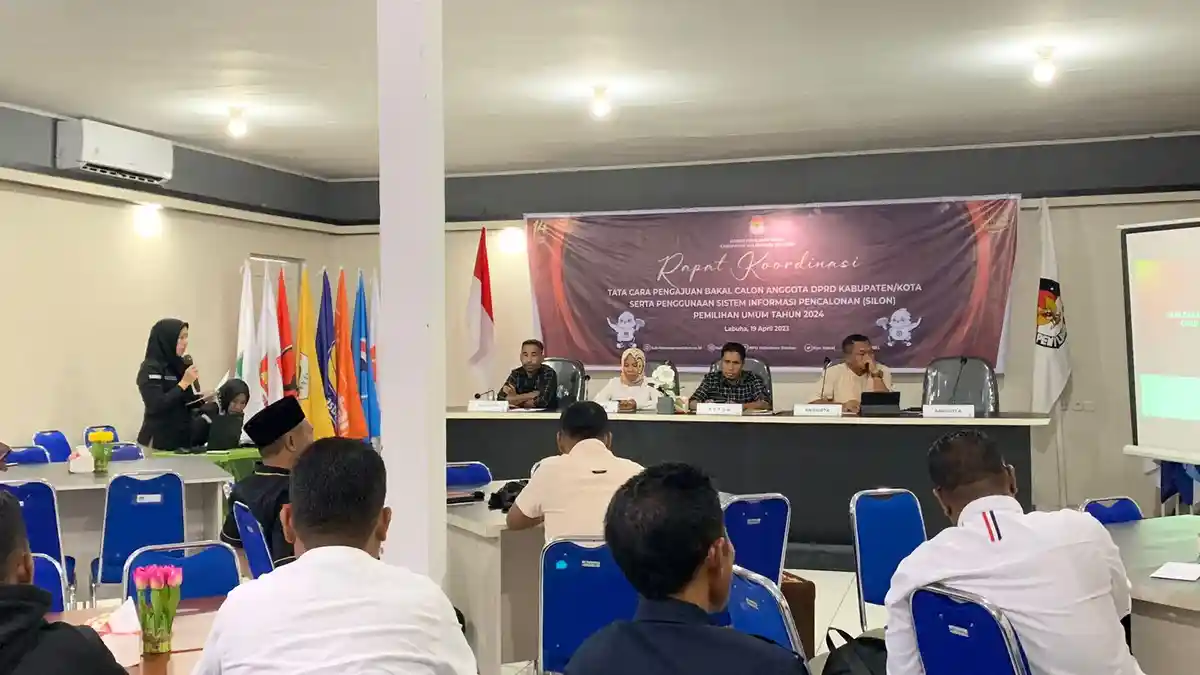 KPU Halmahera Selatan Rakor Tata Cara Pengajuan Bakal Calon Anggota DPRD pada Pileg  2024