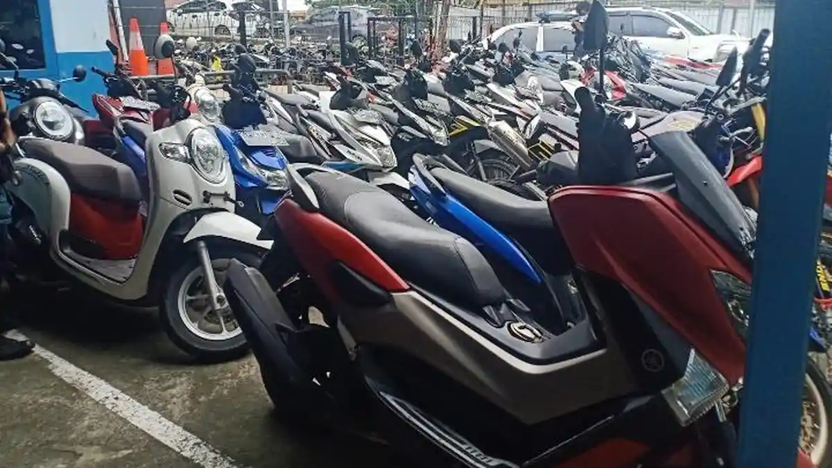 BREAKING NEWS Polresta Samarinda Amankan 47 Sepeda Motor yang Digunakan untuk Balapan Liar