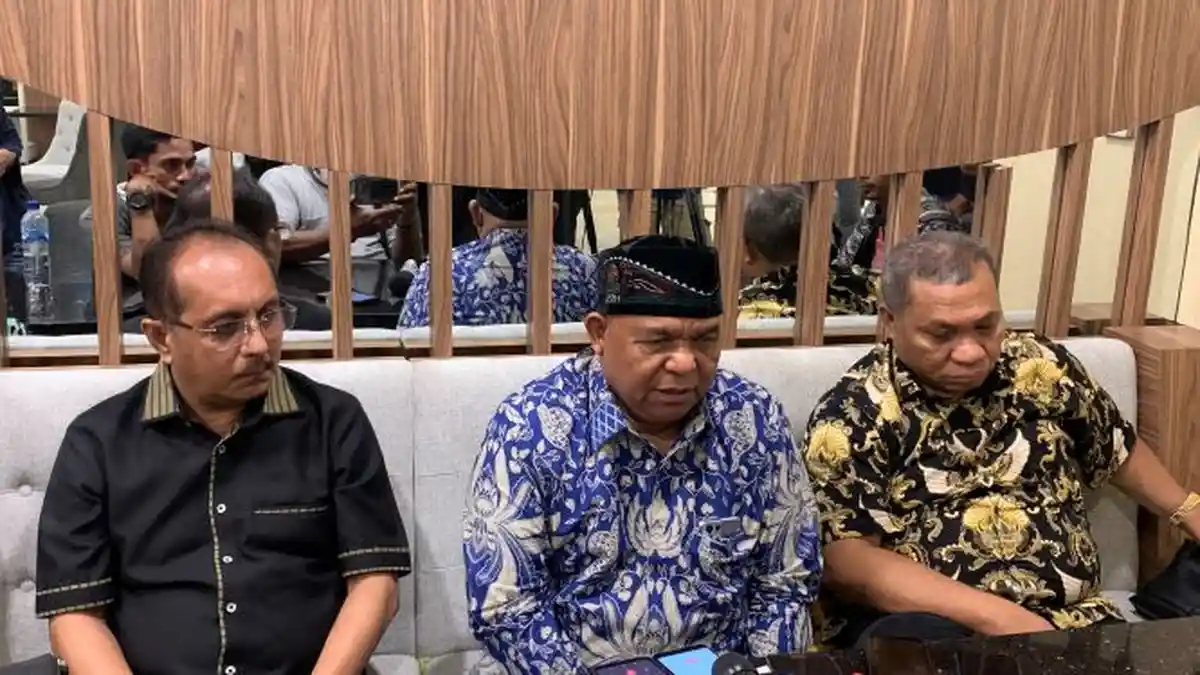 AKHIRNYA, KPK Tetapkan Pengacara Lukas Enembe Berinisial R Sebagai Tersangka