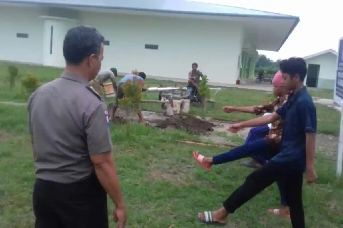 Dilatih Langsung oleh Polisi, Anak Mantan Teroris Disiapkan Jadi Pasukan Pengibar Bendera