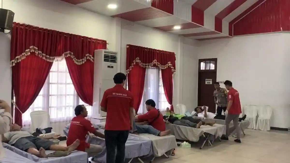 Peringati 32 Tahun Pengabdian Akabri 91, Polda Sulteng Gelar Donor Darah dan Bagi Sembako