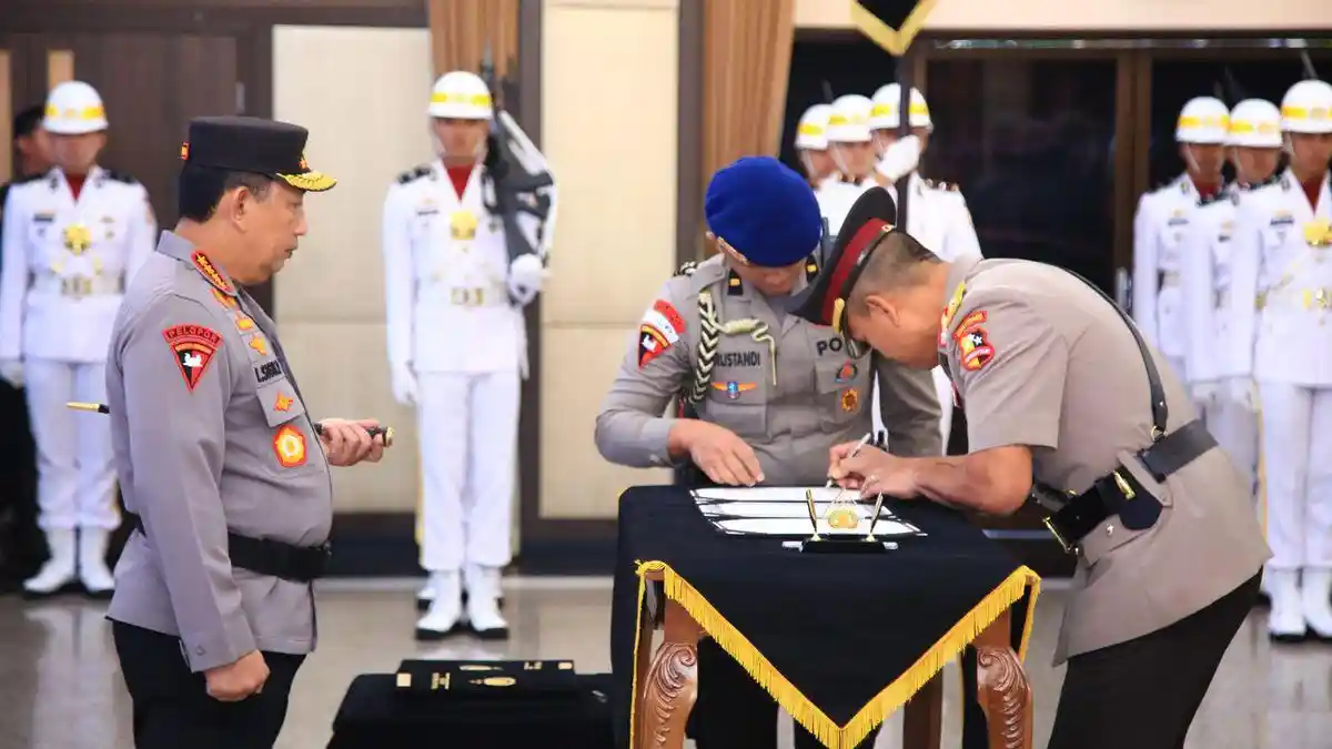 Sosok 2 Profesor Resmi Naik Pangkat Komisaris Jenderal Polisi