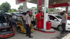 03092022_Polisi-jaga-SPBU_.jpg