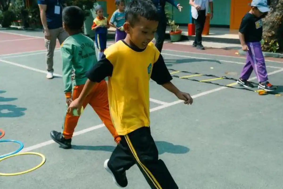 Program Studi Ilmu Kedokteran Olahraga UI Ajak Siswa SDN Pejaten Timur 17 Atasi Berat Badan Berlebih