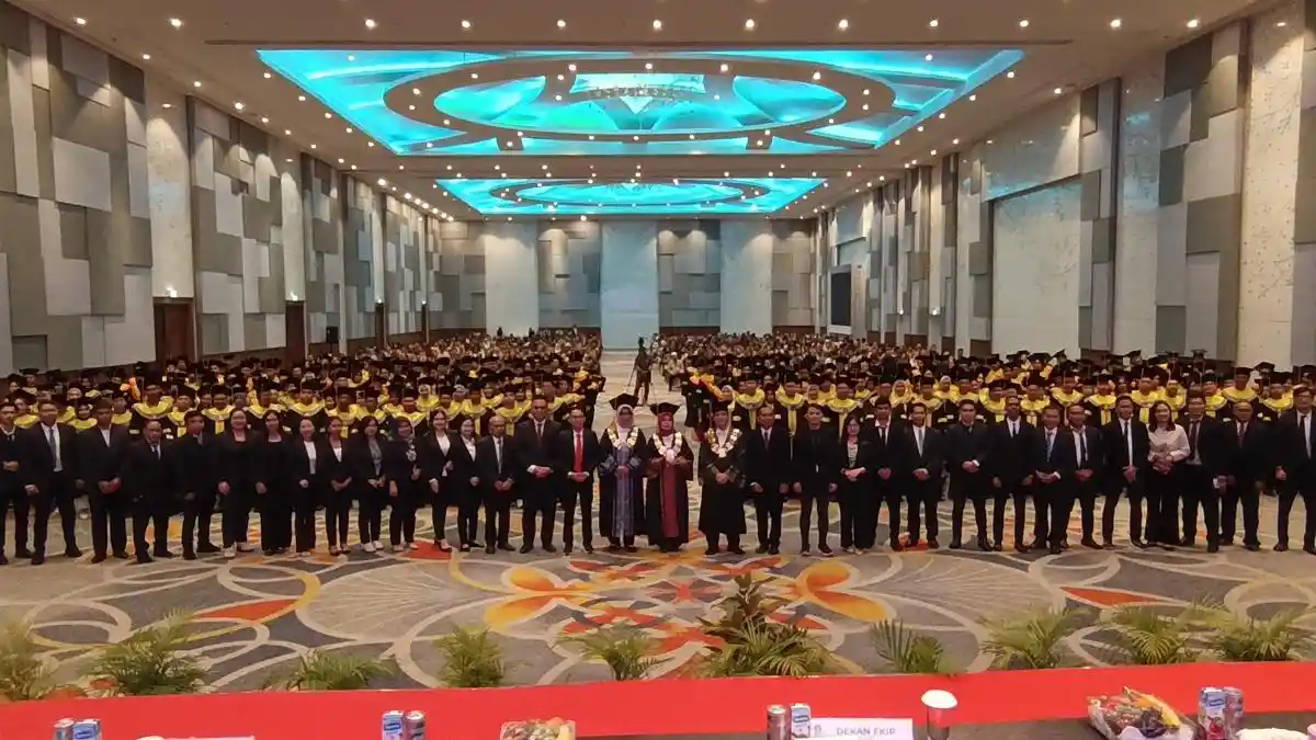373 Wisudawan Universitas Terbuka Manado Dikukuhkan, Angkat Tema Integrasi AI di Era Digital