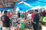 KEGIATAN-PERDAGANGAN-DI-PASAR-HORAS-Komoditas.jpg