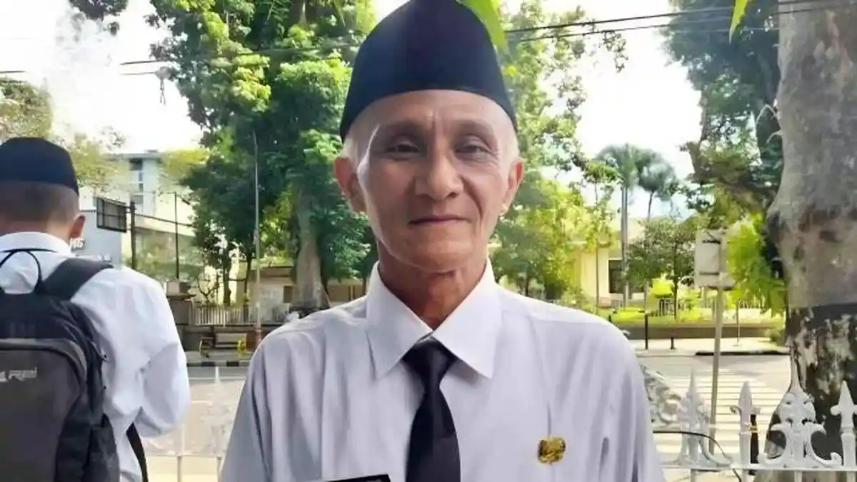 SOSOK Aladi Pristiono, 25 Tahun Jadi Honorer, Baru Diangkat Jadi PPPK, Tahun Depan Sudah Pensiun