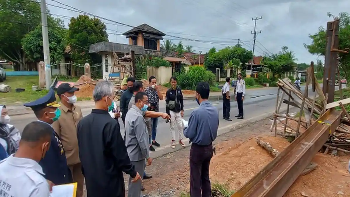 Semestinya Sopir Bisa Ukur, Dewan Prabumulih Sidak Proyek Portal Roboh Ditabrak Truk