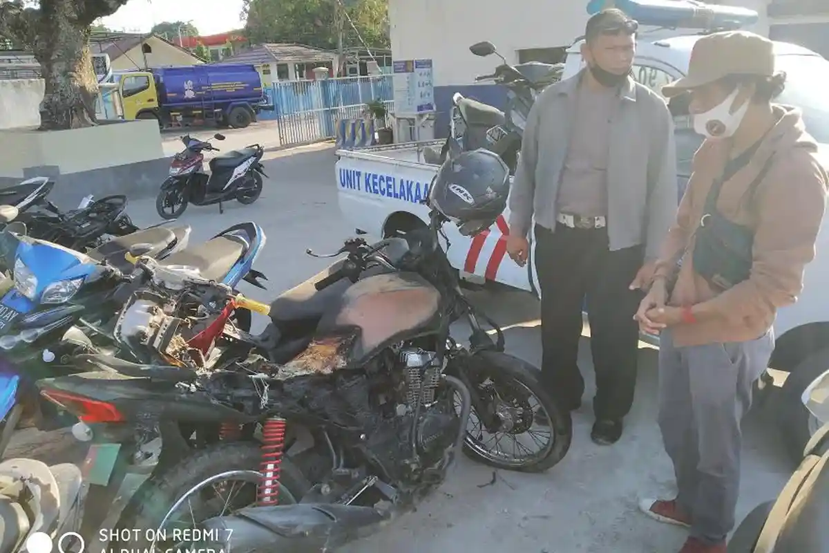 Tabrakan Maut di Oesapa Kupang, Sepeda Motor Sampai Terbakar