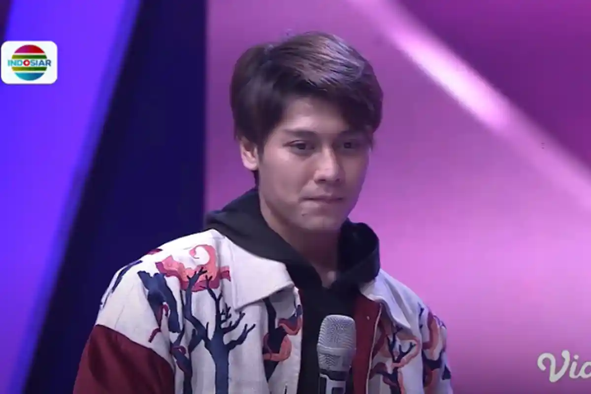 Reaksi Rizky Billar saat Lesti Diberi Perangkat Alat Salat Hari LIDA di Depannya, Presenter: Nyindir