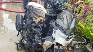 Potret-kendaraan-yang-ikut-terbakar-BTN-Amanda-II-bone.jpg