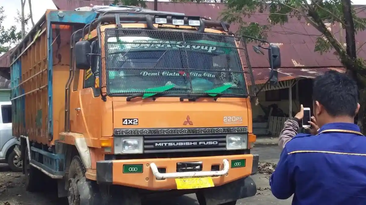 Angkut Batu Timah Hitam Ilegal Seberat 10 Ton, Pengemudi dan Satu Unit Truk Diamankan