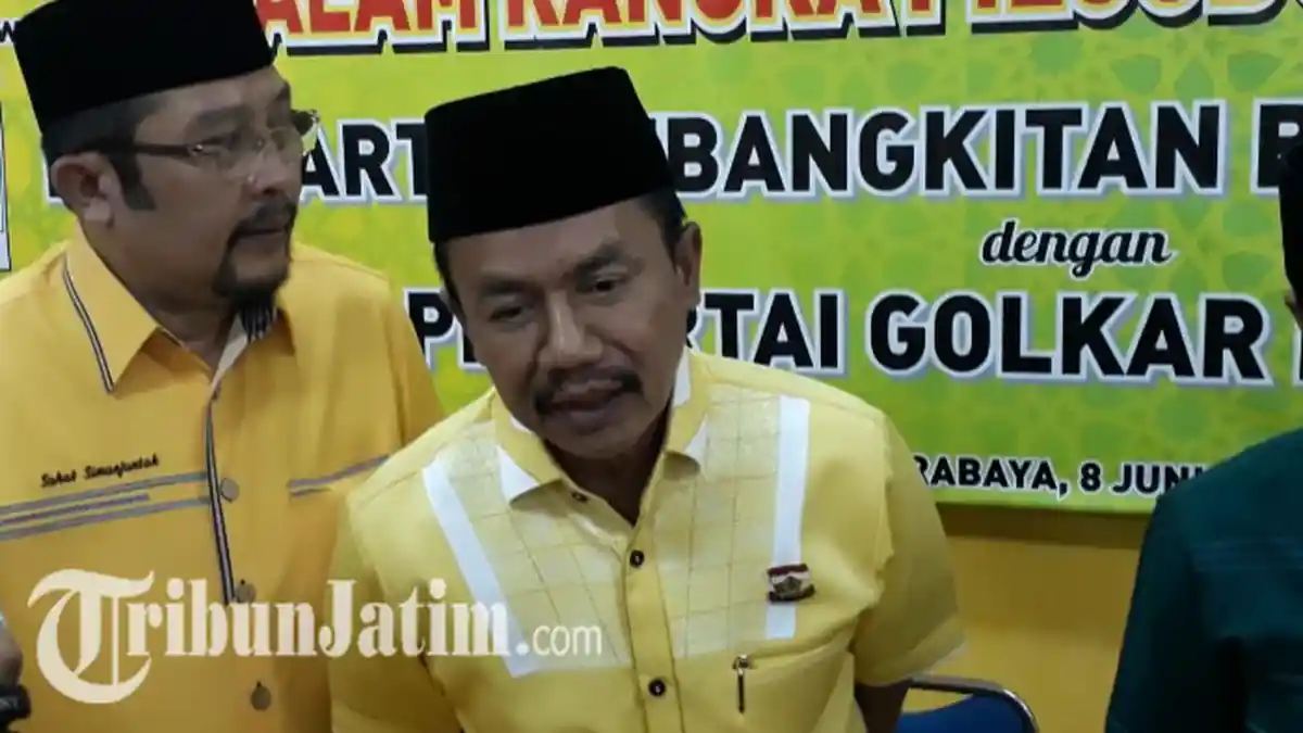 Kena OTT KPK, Bupati Jombang Nyono Suharli Dibawa Dengan Mobil Tahanan