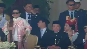 Jogetan-Iriana-saat-Dengar-Lagu-Tabola-Bale-di-Istana-Merdeka.jpg