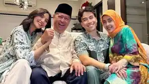Ibunda-Vidi-Aldiano-menyampaikan-kebanggaannya-terhadap-Sheila-Dara.jpg