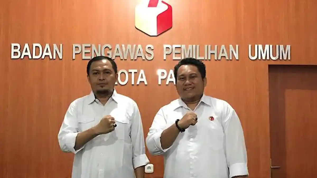 Hari Kedua Berkantor, Komisioner Bawaslu Palu Gelar Rapat Pleno